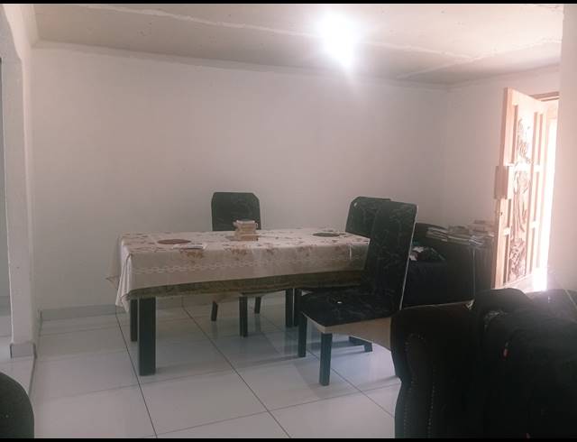 1 BEDROOM FREESTANDING FOR SALE IN DAWN PARK